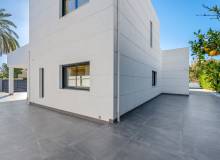 Resale - Villa / Semi detached - Orihuela Costa - Campoamor