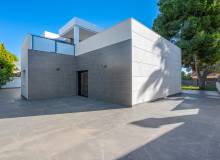 Resale - Villa / Semi detached - Orihuela Costa - Campoamor