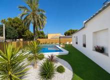 Resale - Villa / Semi detached - Orihuela Costa - Punta Prima