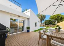 Resale - Villa / Semi detached - Orihuela Costa - Punta Prima