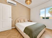 Resale - Villa / Semi detached - Orihuela Costa - Punta Prima