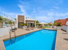 Resale - Villa / Semi detached - Orihuela Costa - Villamartín