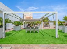 Resale - Villa / Semi detached - Orihuela Costa - Villamartín