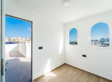 Resale - Villa / Semi detached - Orihuela Costa