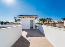 Resale - Villa / Semi detached - Orihuela Costa