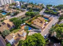 Resale - Villa / Semi detached - Punta Prima