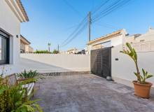 Resale - Villa / Semi detached - Torrevieja - El chaparral