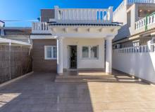 Resale - Villa / Semi detached - Torrevieja - El chaparral