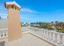 Resale - Villa / Semi detached - Torrevieja - La Mata