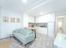 Resale - Villa / Semi detached - Torrevieja - Torrevieja Centro