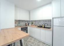 Resale - Villa / Semi detached - Torrevieja - Torrevieja Centro