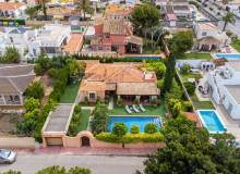 Resale - Villa / Semi detached - Torrevieja