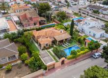 Resale - Villa / Semi detached - Torrevieja