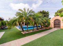 Resale - Villa / Semi detached - Torrevieja