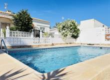 Resale - Villa / Semi detached - Torrevieja