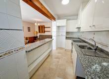 Resale - Villa / Semi detached - Villamartin