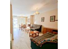 Resale - Villa / Semi detached - Villamartin