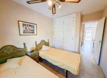 Resale - Villa / Semi detached - Villamartin