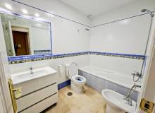 Resale - Villa / Semi detached - Villamartin