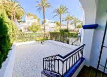 Resale - Villa / Semi detached - Villamartin