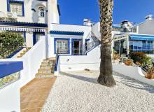 Resale - Villa / Semi detached - Villamartin