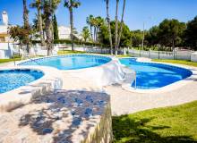 Resale - Villa / Semi detached - Villamartin