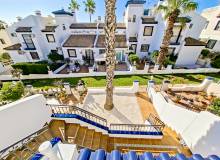 Resale - Villa / Semi detached - Villamartin