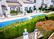 Resale - Villa / Semi detached - Villamartin