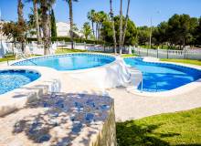 Resale - Villa / Semi detached - Villamartin