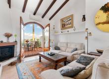 Resale - Villa / Semi detached - Villamartin