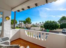 Resale - Villa / Semi detached - Villamartin