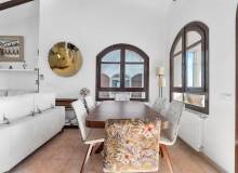 Resale - Villa / Semi detached - Villamartin