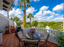 Resale - Villa / Semi detached - Villamartin