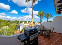 Resale - Villa / Semi detached - Villamartin
