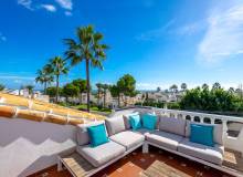 Resale - Villa / Semi detached - Villamartin