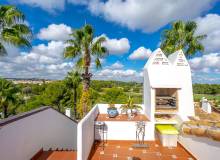 Resale - Villa / Semi detached - Villamartin