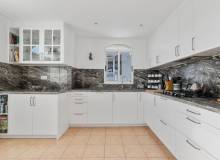 Resale - Villa / Semi detached - Villamartin