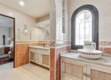 Resale - Villa / Semi detached - Villamartin