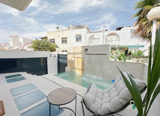Terraced house / Townhouse - Venta - Torrevieja - Torrevieja - Aguas Nuevas