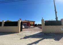 Venta - Villa / Semi adosado - Albatera