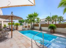 Venta - Villa / Semi adosado - Benijofar