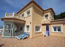 Venta - Villa / Semi adosado - Calpe