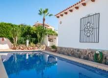 Venta - Villa / Semi adosado - Calpe