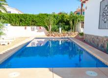 Venta - Villa / Semi adosado - Calpe