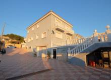 Venta - Villa / Semi adosado - Calpe