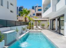 Venta - Villa / Semi adosado - Guardamar del Segura