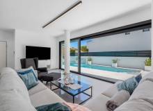Venta - Villa / Semi adosado - Guardamar del Segura