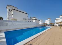 Venta - Villa / Semi adosado - La Marina