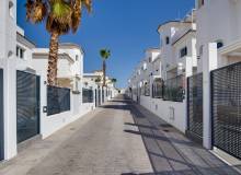 Venta - Villa / Semi adosado - La Marina