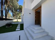 Venta - Villa / Semi adosado - La Zenia